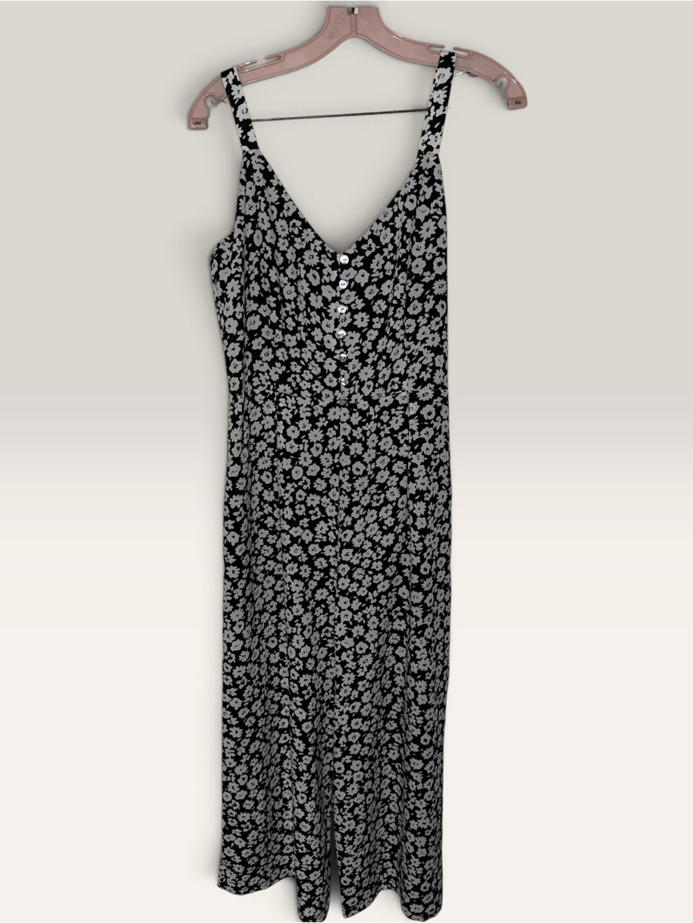 Heart Loom Black Floral Button-Front Jumper. Sz M